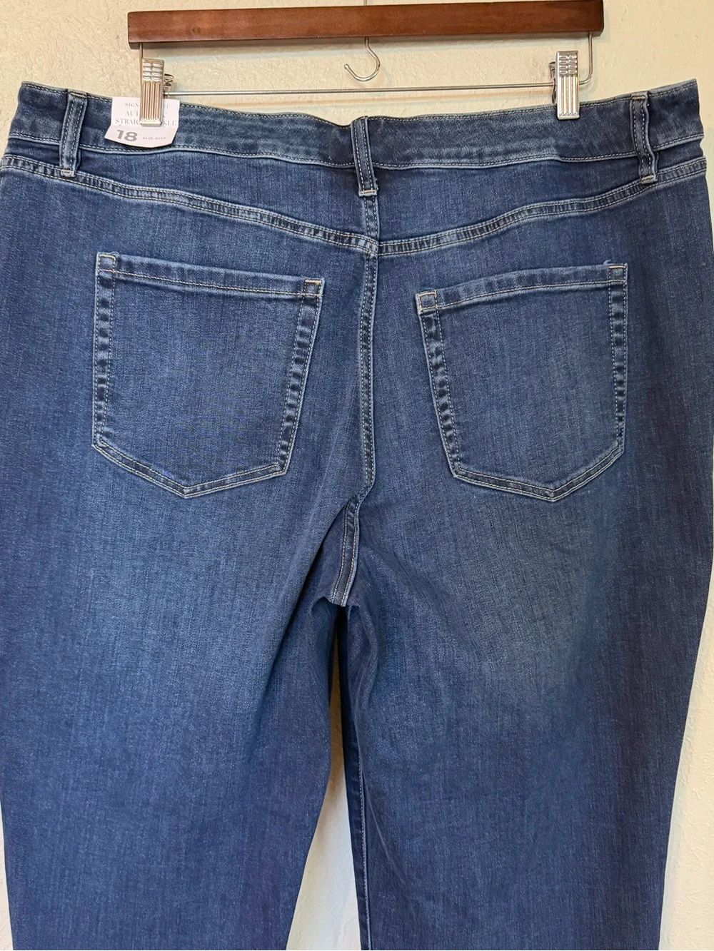 Lane Bryant Mid Rise Signature Fit Straight Ankle Flex Magic Waistband Jeans 18